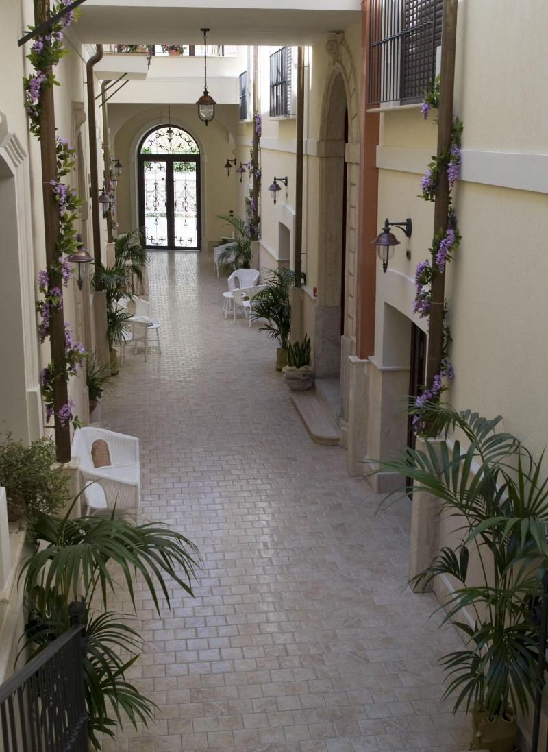 Palazzo Reginella Aparthotel Bovalino Marina Exteriör bild