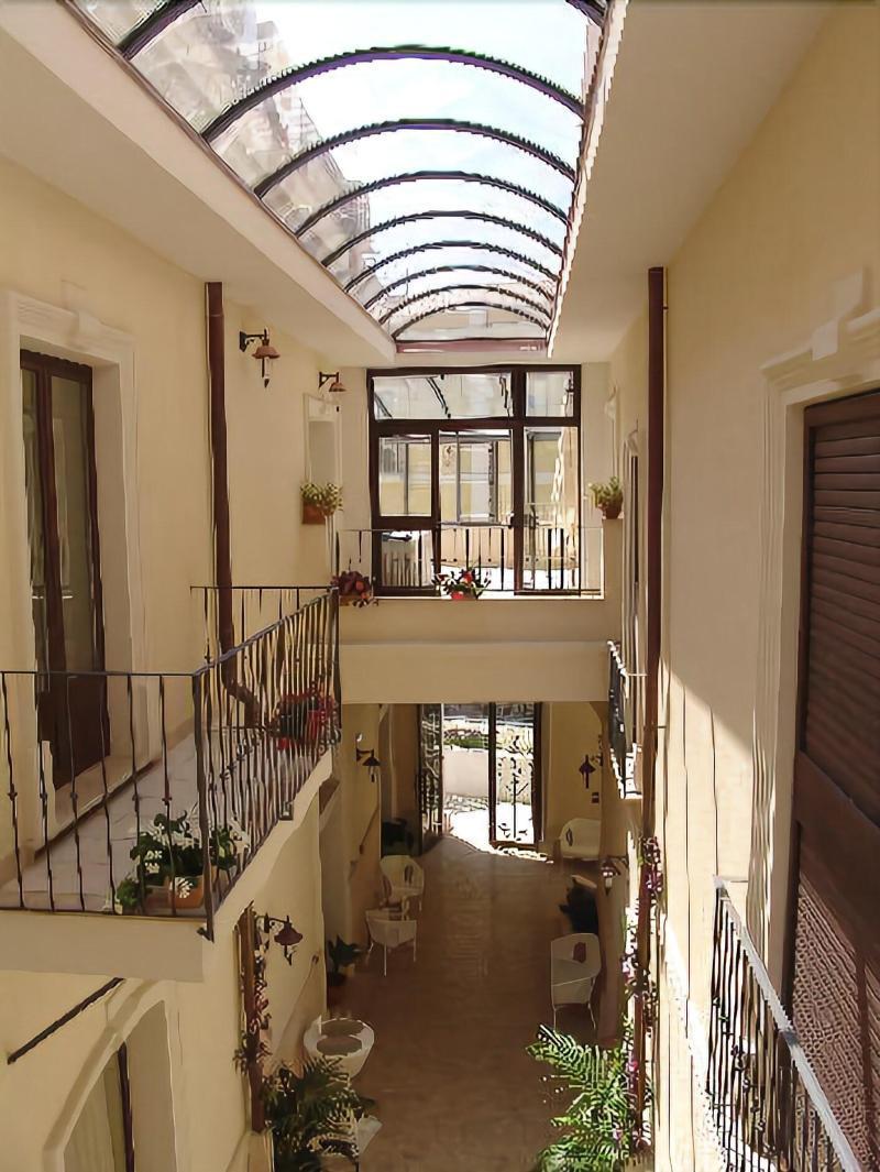 Palazzo Reginella Aparthotel Bovalino Marina Exteriör bild