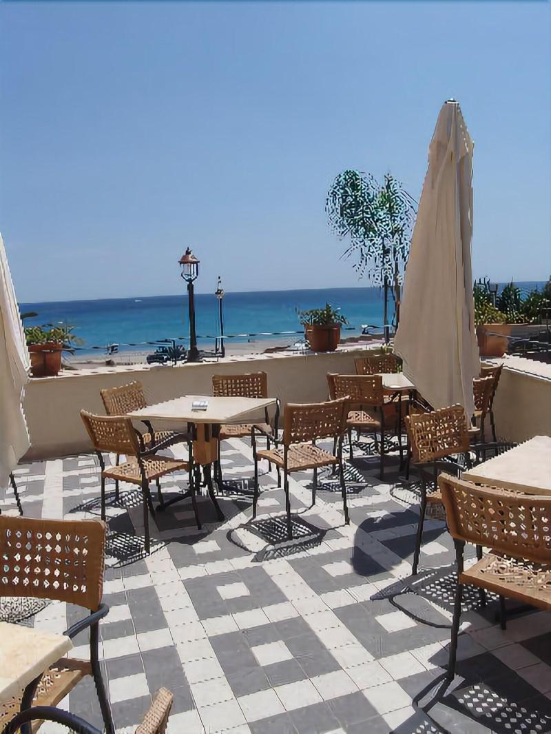 Palazzo Reginella Aparthotel Bovalino Marina Exteriör bild