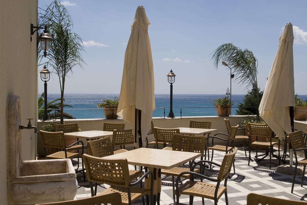 Palazzo Reginella Aparthotel Bovalino Marina Exteriör bild