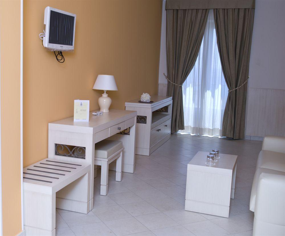 Palazzo Reginella Aparthotel Bovalino Marina Exteriör bild