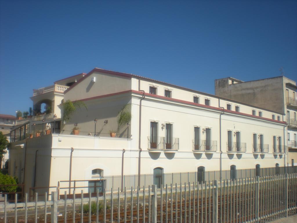 Palazzo Reginella Aparthotel Bovalino Marina Exteriör bild
