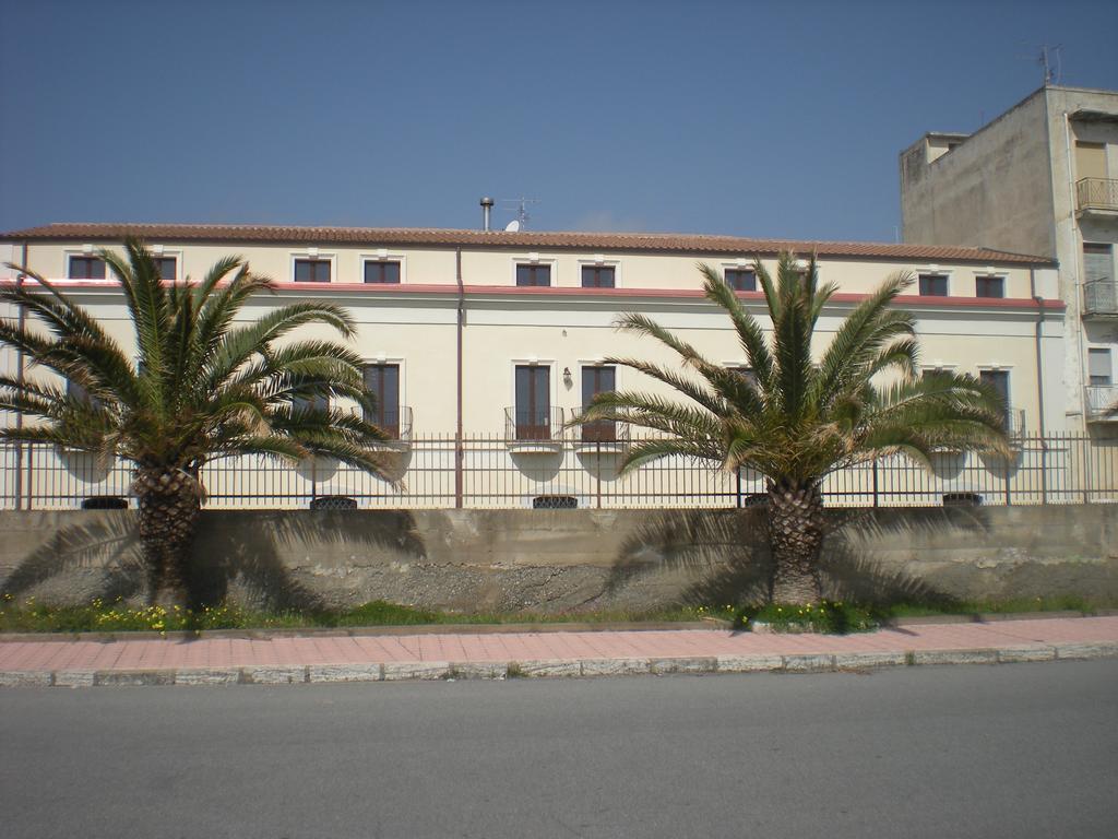 Palazzo Reginella Aparthotel Bovalino Marina Exteriör bild