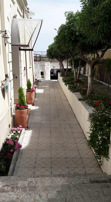 Palazzo Reginella Aparthotel Bovalino Marina Exteriör bild