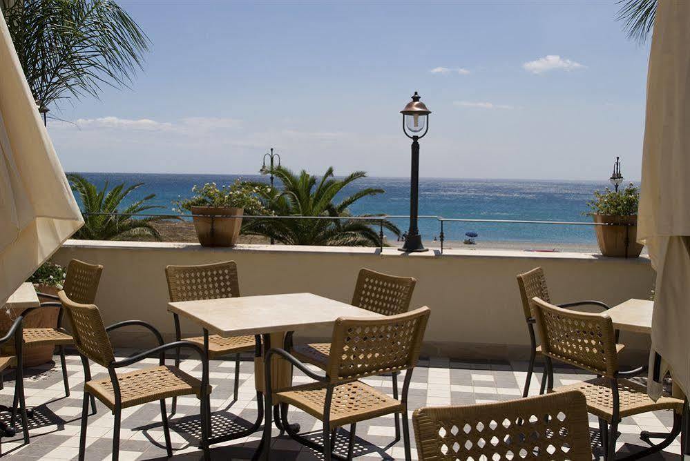 Palazzo Reginella Aparthotel Bovalino Marina Exteriör bild